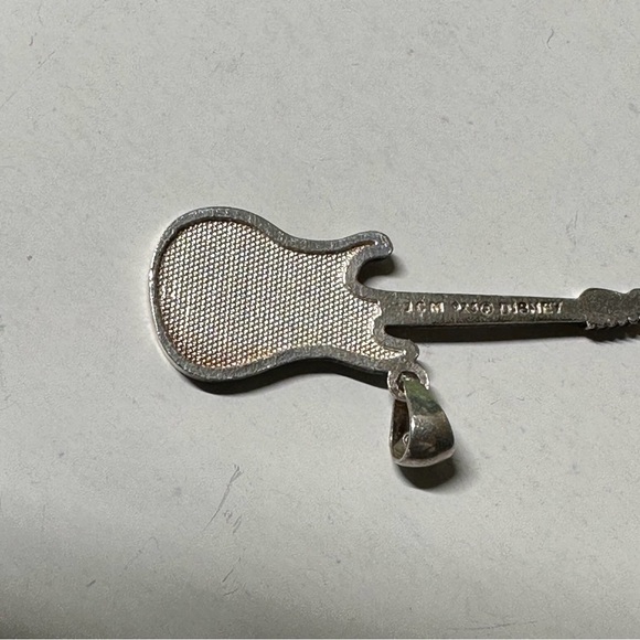 Sterling Silver Electric Purple Guitar Pendant  marked Disney 925 - Picture 2 of 2